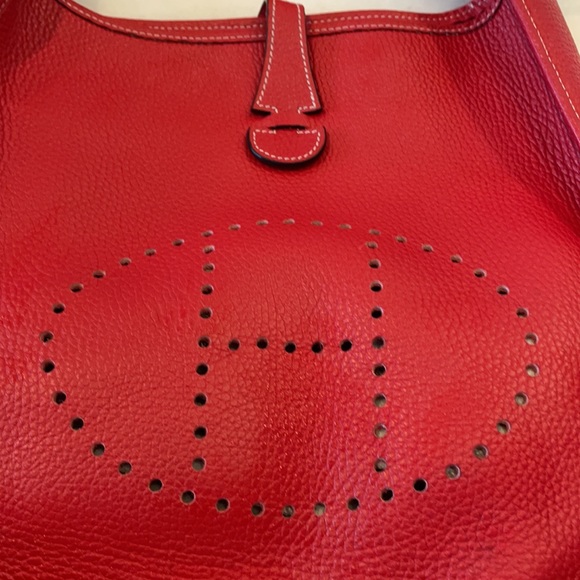 Messenger bag. Red pebbled genuine leather bag. - Picture 2 of 10